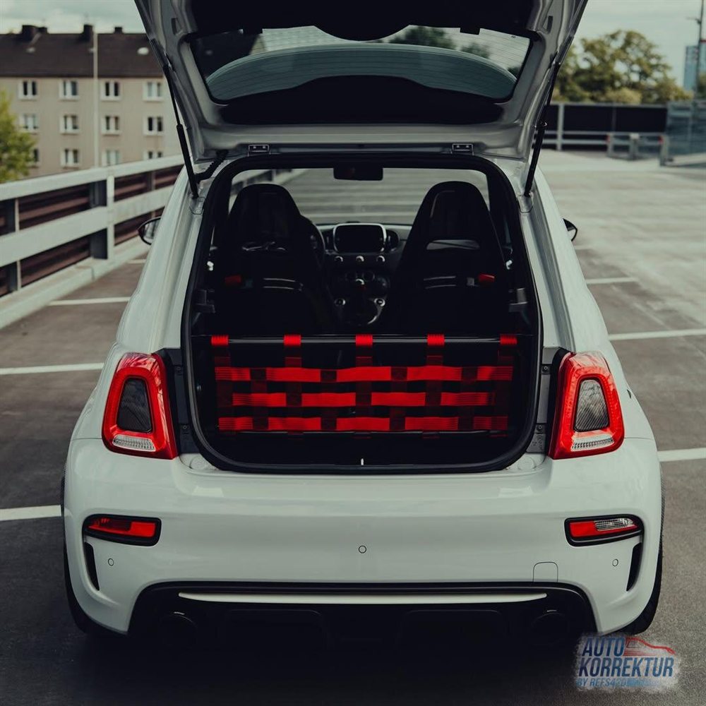 Clubsport Set passend für Fiat Abarth 500 mit rotem Netz, Heckklappe geöffnet